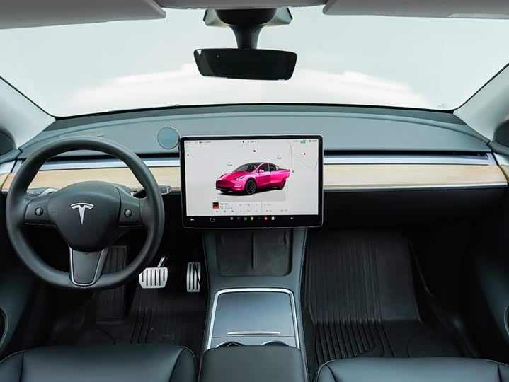 صورة 5 - Tesla Model Y