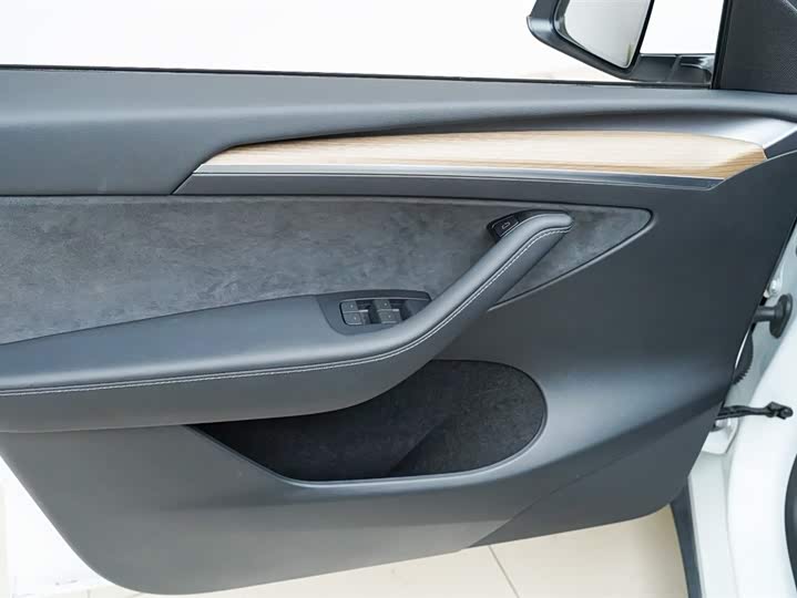 صورة 6 - Tesla Model Y