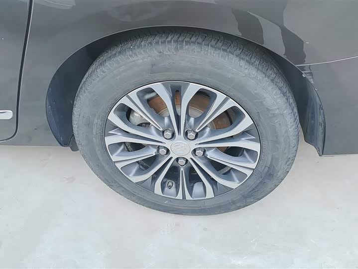 Photo 6 - Buick GL8 ES