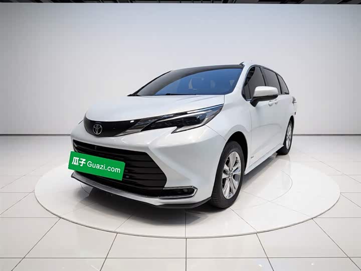 Фото 2 - Toyota Sienna