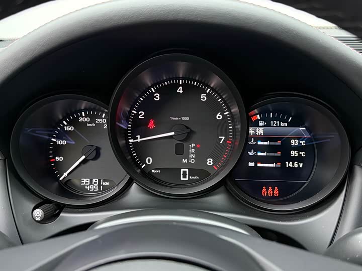 Photo 4 - Porsche Macan