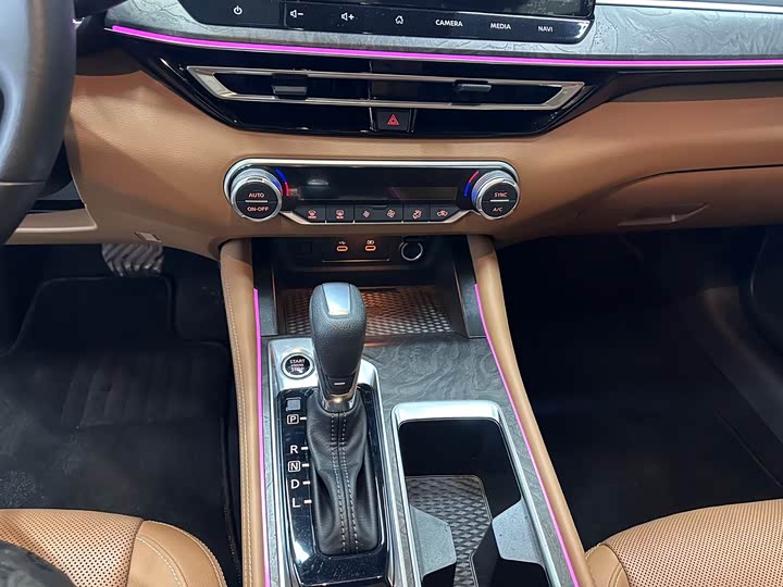 Фото 8 - Nissan Teana