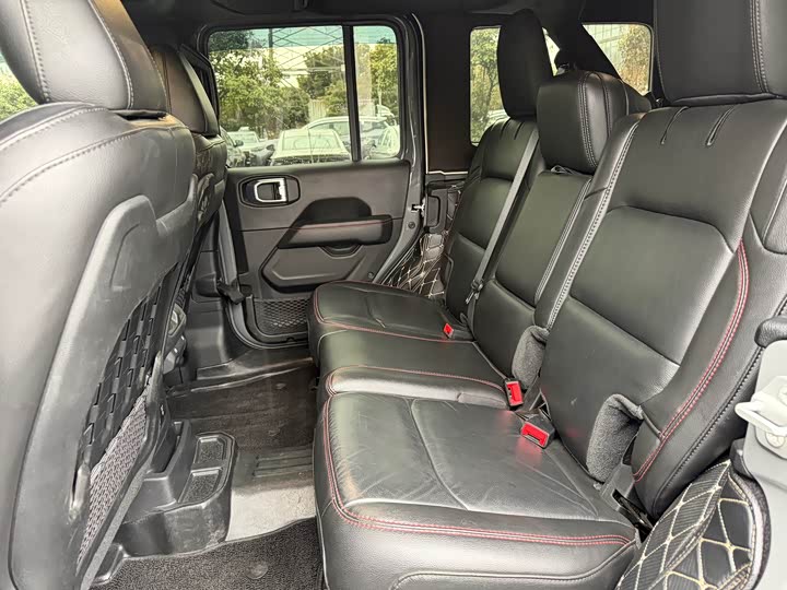Jeep Wrangler 2021 2021款 2.0T 罗宾汉四门版