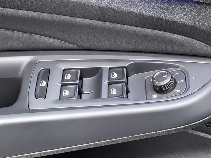 Фото 9 - Volkswagen Passat