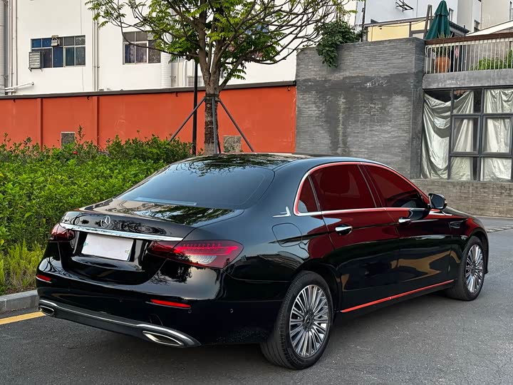 Zdjęcie 4 - Mercedes-Benz E-Class
