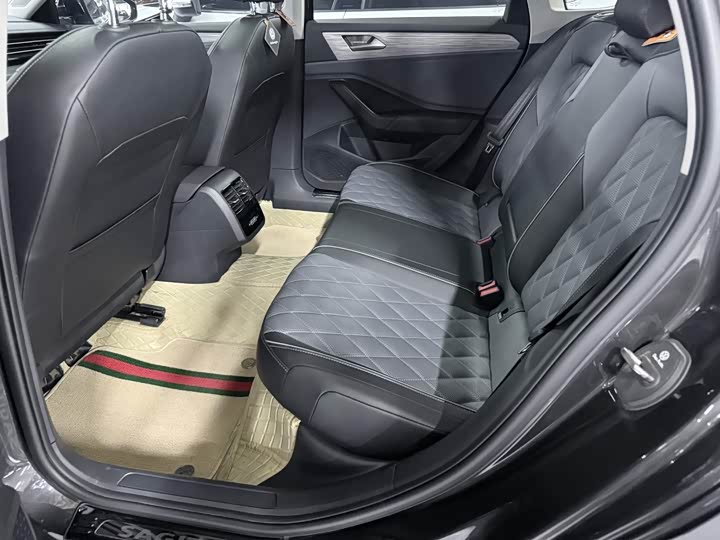 Фото 8 - Volkswagen Sagitar L