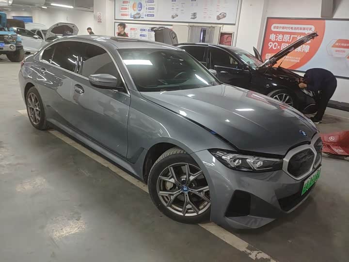 Фото 2 - BMW i3