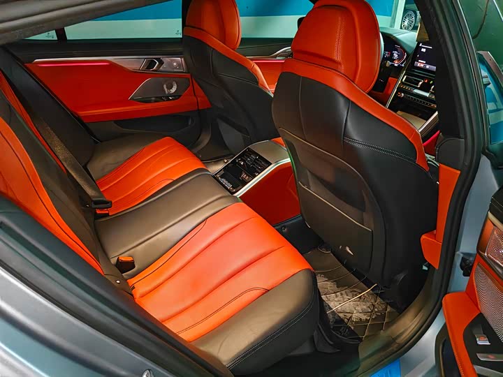 BMW 8 Series 2022 2022款 840i xDrive 四门轿跑车 M运动套装