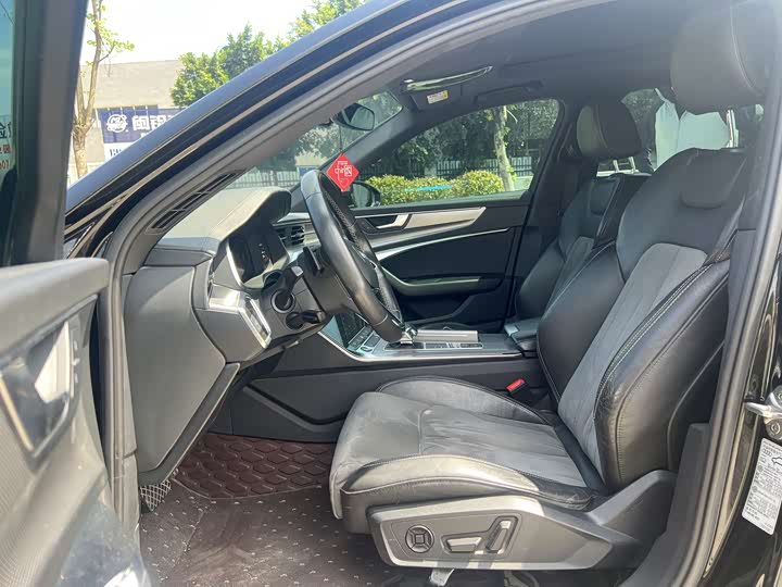 Photo 8 - Audi A6L