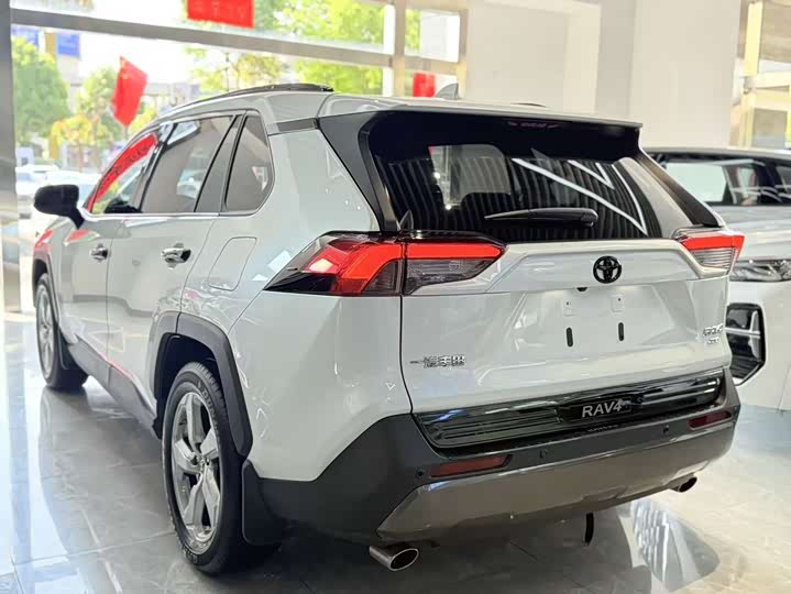 Toyota RAV4 2021 2021款 2.0L CVT四驱风尚PLUS版