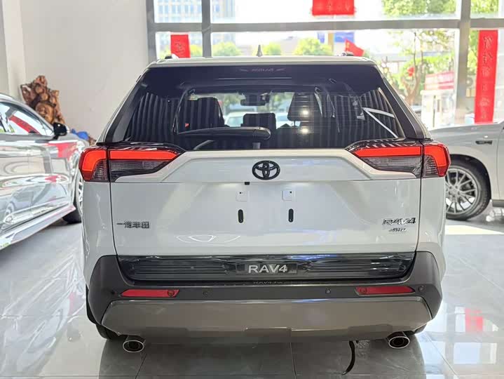 Toyota RAV4 2021 2021款 2.0L CVT四驱风尚PLUS版