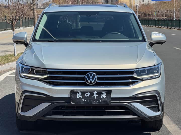 Фото 2 - Volkswagen Tiguan L Pro