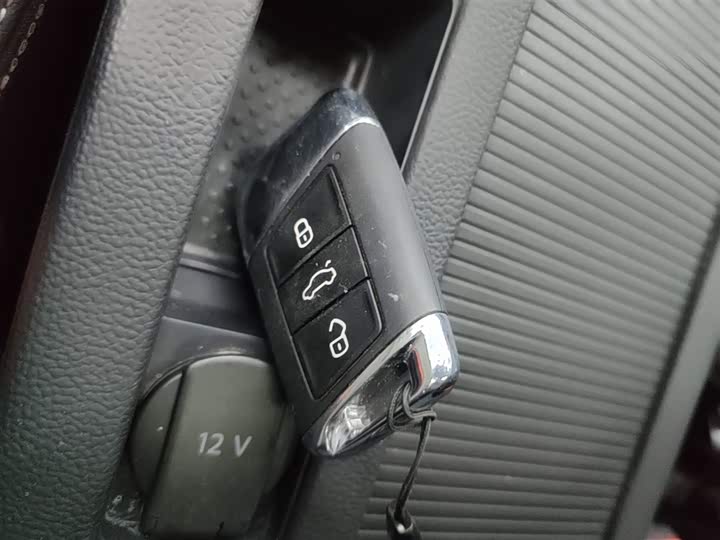 Фото 9 - Volkswagen Magotan GTE Hybrid