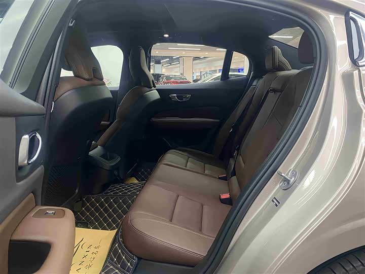Volvo S60 2025 2025款 B4 智逸豪华版