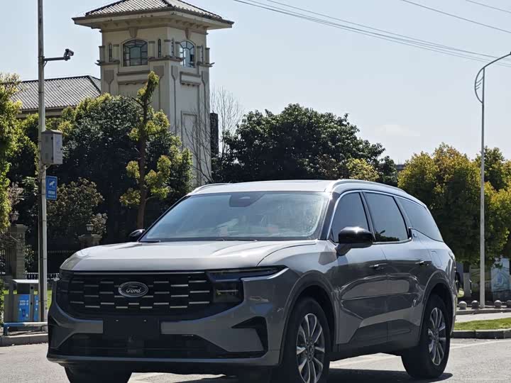 Photo 1 - Ford Edge