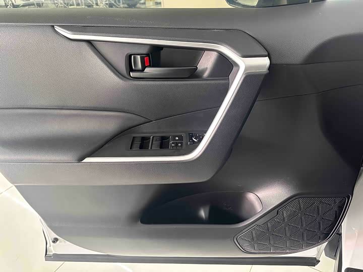 Toyota Wildlander 2024 2024款 2.0L CVT两驱领先版