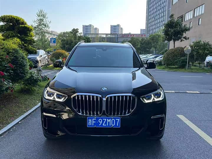 Фото 2 - BMW X5