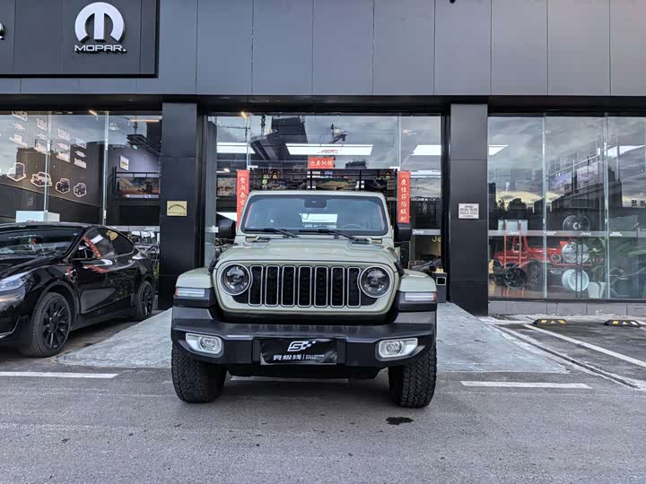 Jeep Wrangler 2024 2024款 2.0T 撒哈拉四门版