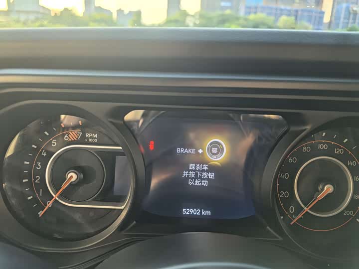 Jeep Wrangler 2024 2024款 2.0T 撒哈拉四门版