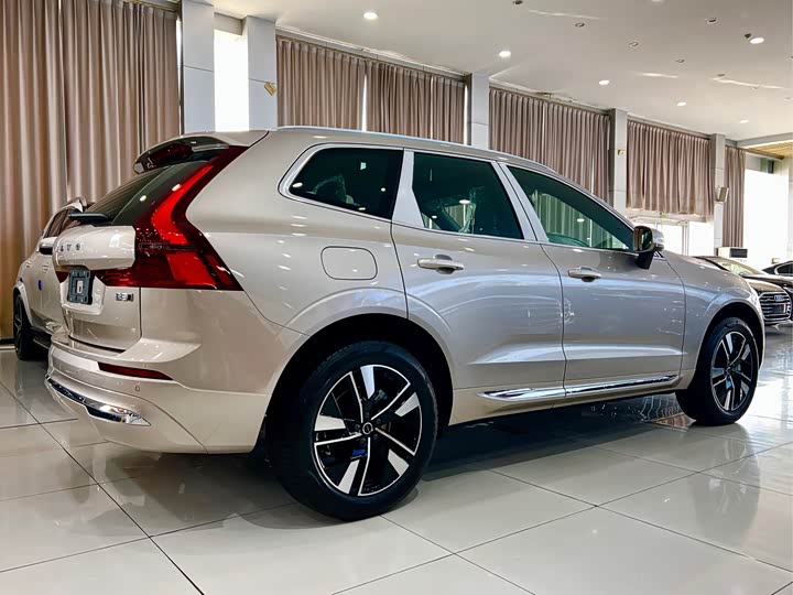 Volvo XC60 2026 2026款 B5 四驱智远豪华版