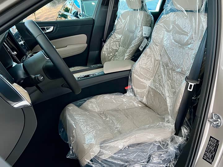Volvo XC60 2026 2026款 B5 四驱智远豪华版