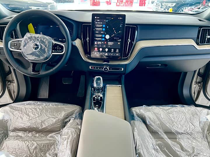 Volvo XC60 2026 2026款 B5 四驱智远豪华版