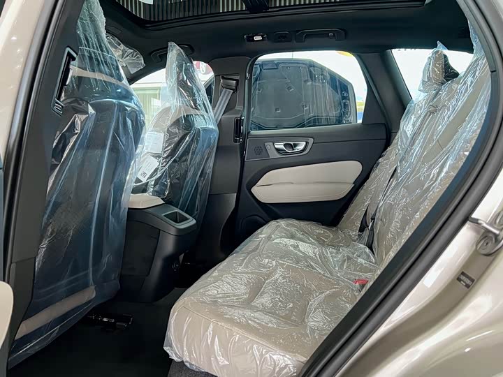 Volvo XC60 2026 2026款 B5 四驱智远豪华版