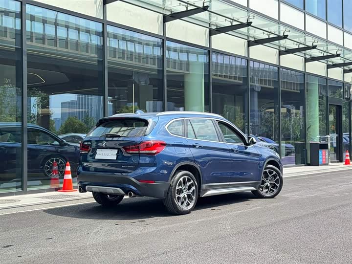 Фото 6 - BMW X1