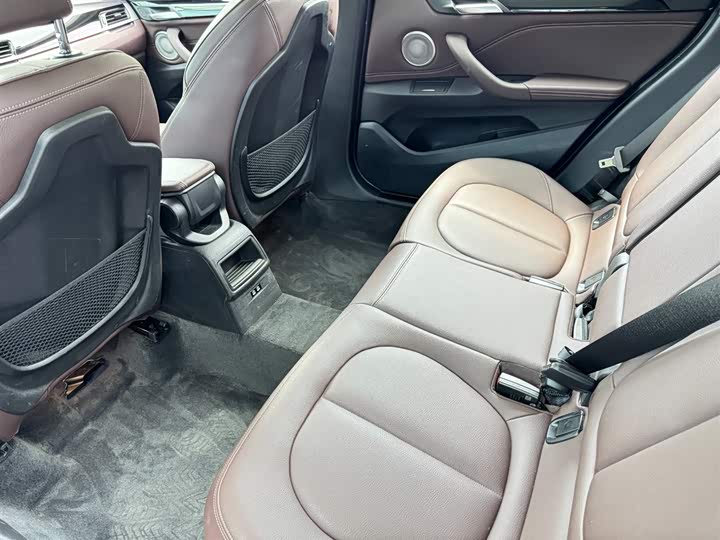 Фото 8 - BMW X1