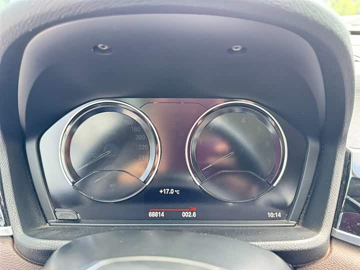 Фото 9 - BMW X1
