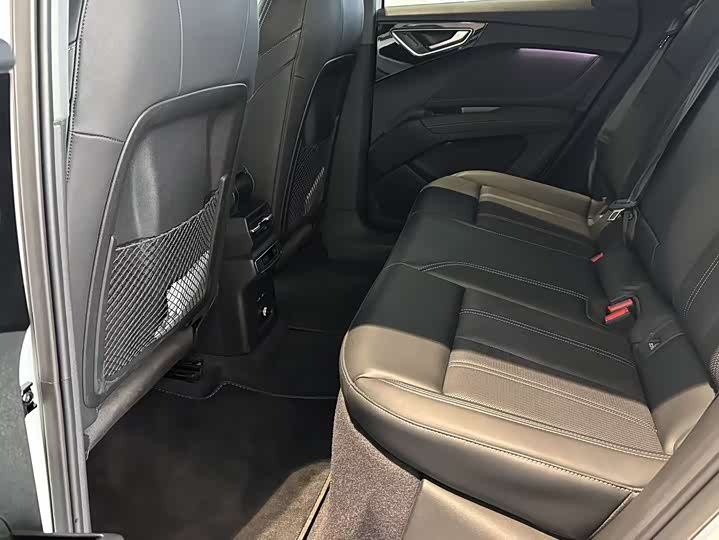Фото 7 - Audi Q4 e-tron