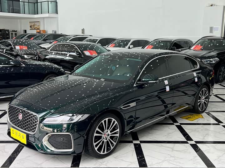 Фото 1 - Jaguar XF L