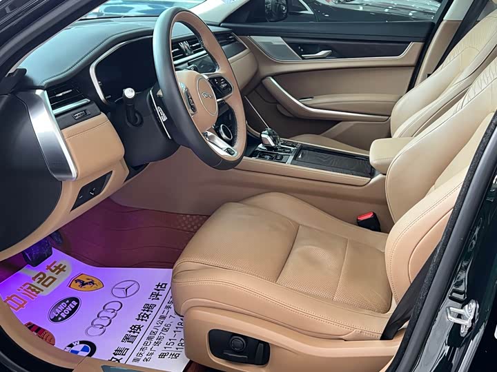 Фото 8 - Jaguar XF L