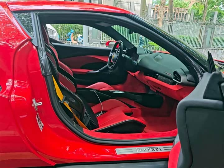 Фото 6 - Ferrari 296