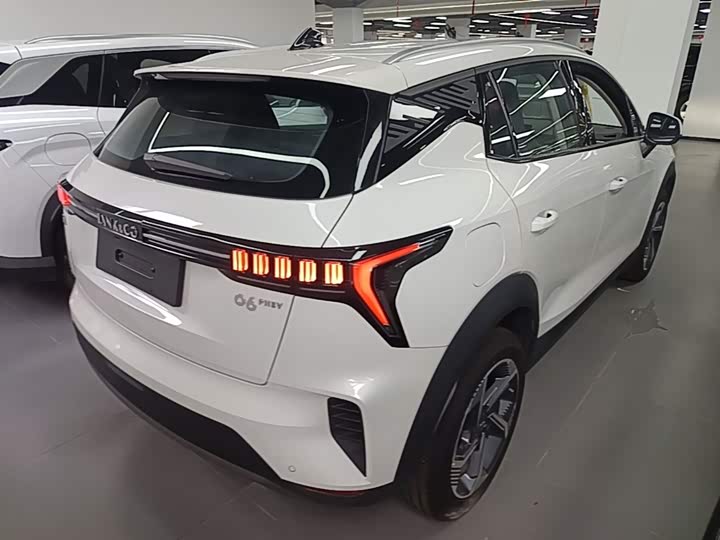 Lynk & Co 06 EM-P Hybrid 2023 2023款 1.5T Remix PHEV Pro
