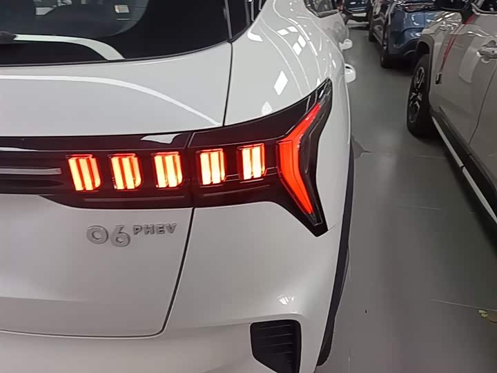Lynk & Co 06 EM-P Hybrid 2023 2023款 1.5T Remix PHEV Pro