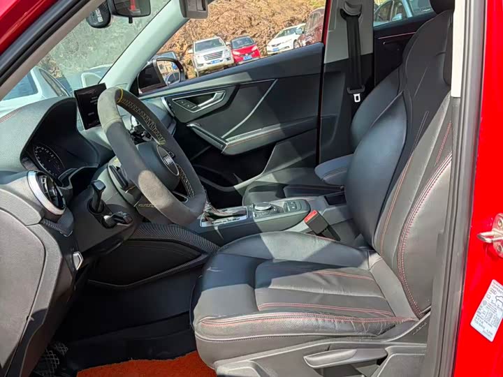 Zdjęcie 4 - Audi Q2L