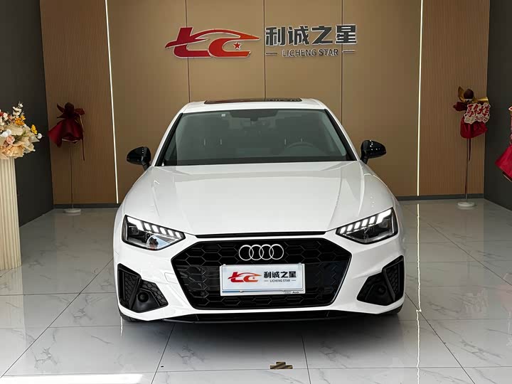 Фото 2 - Audi A4L
