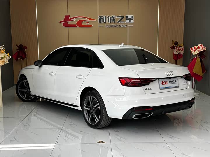 Фото 6 - Audi A4L