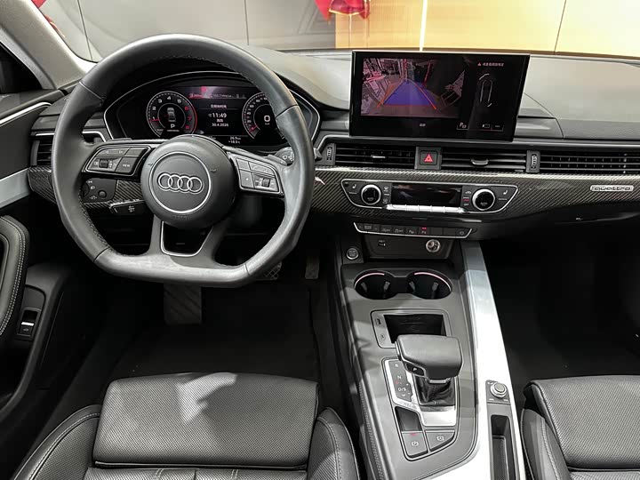 Фото 8 - Audi A4L