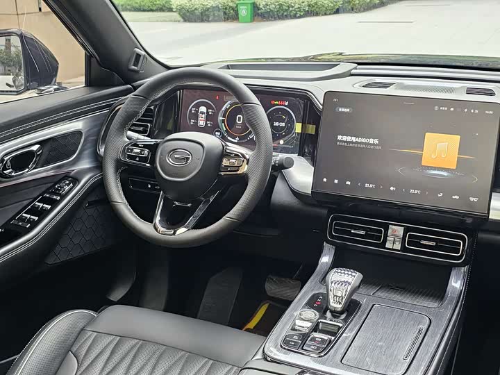 GAC Trumpchi GS8 2022 2022款 双擎系列 2.0TM 两驱尊贵版 （七座）