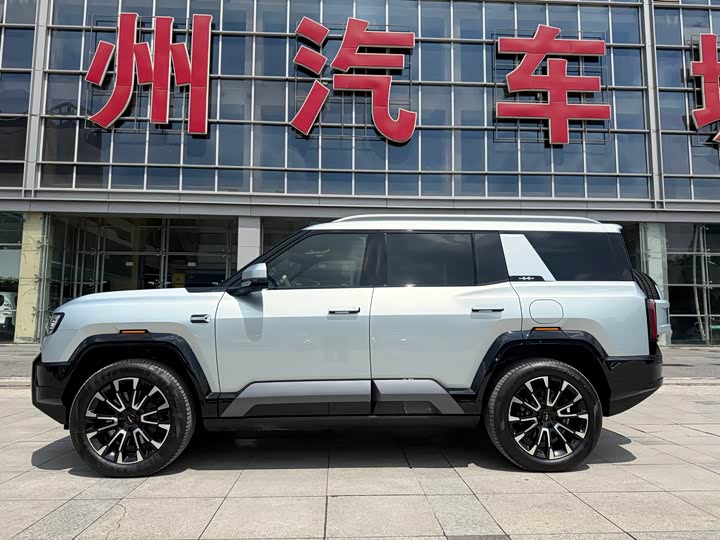 2025 BYD FangChengBao Leopard 8