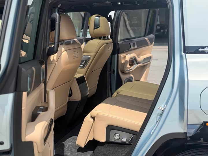 2025 BYD FangChengBao Leopard 8