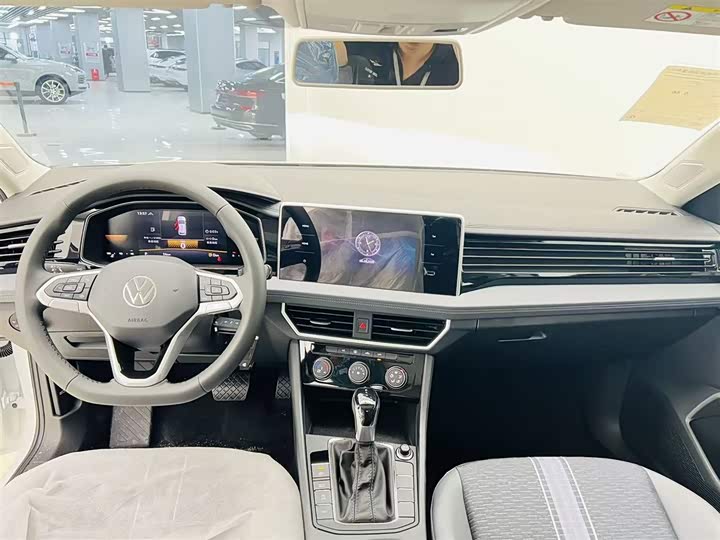 Volkswagen Sagitar L 2026 2026款 3000万辆甄选款 300TSI DSG 飞越版