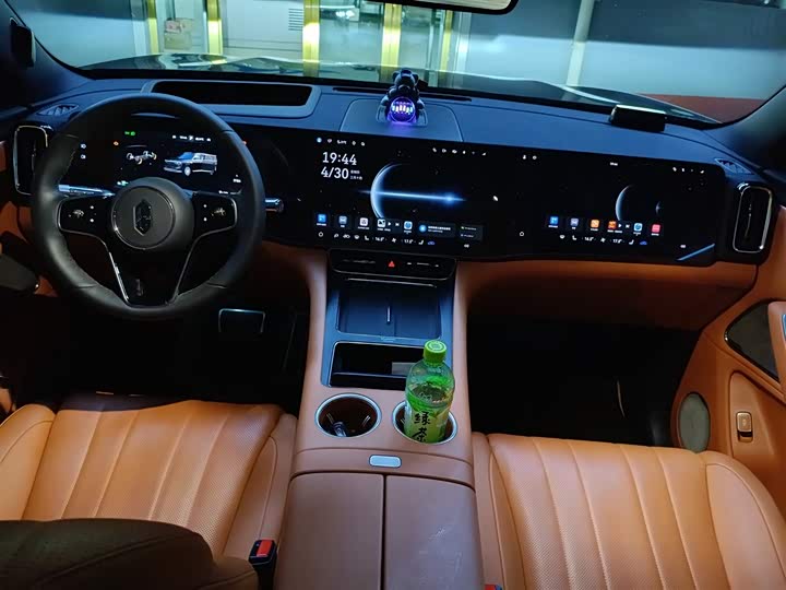 Aito M8 2025 2025款 增程 Max+版 53.4kWh 5座版 (192线激光雷达）