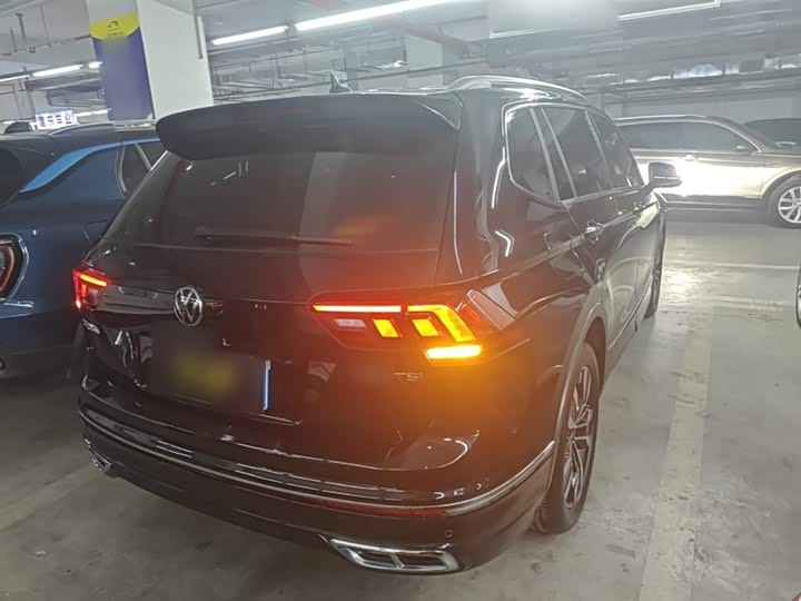 Volkswagen Tiguan L Pro 2025 2025款 出众款 330TSI 自动两驱R-Line龙耀版