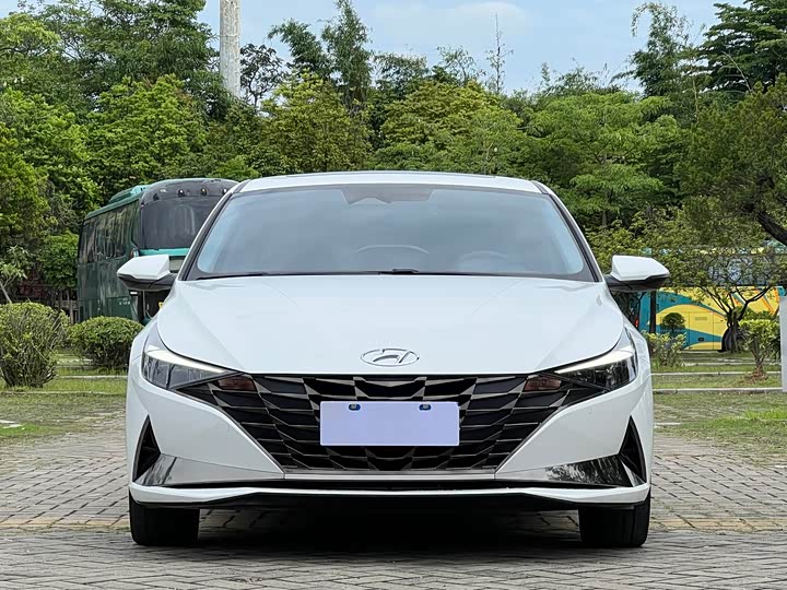 Фото 2 - Hyundai Elantra N line
