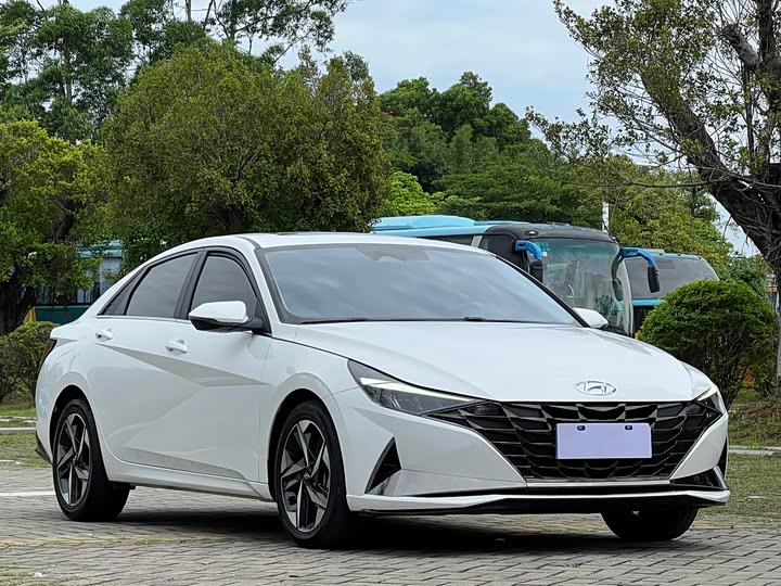 Фото 3 - Hyundai Elantra N line