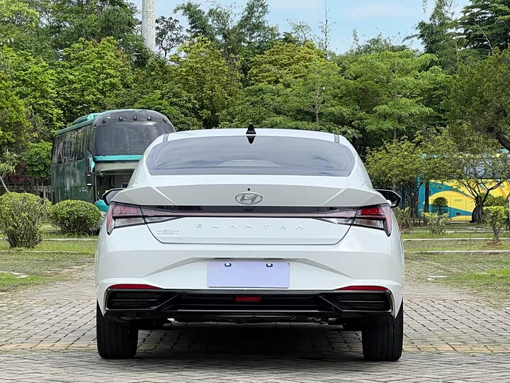 Фото 5 - Hyundai Elantra N line