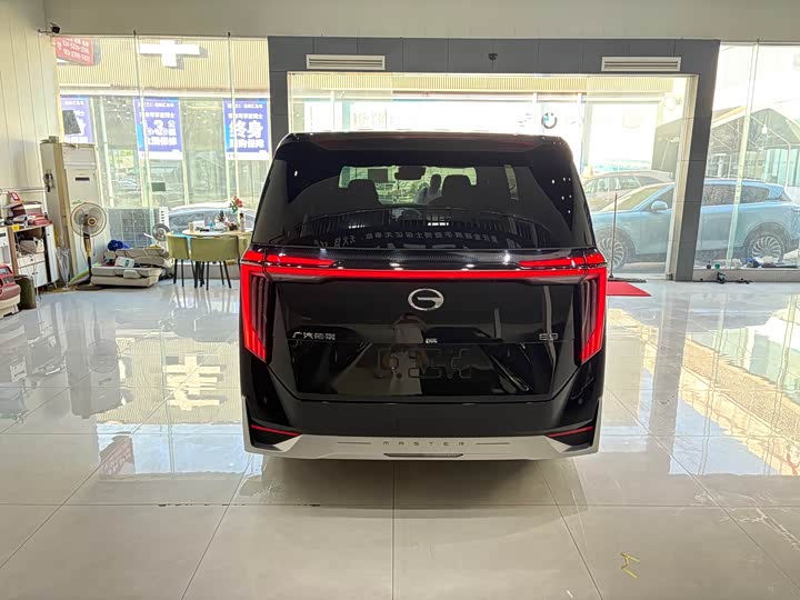 Photo 5 - GAC Trumpchi E9